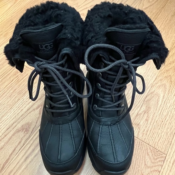 Ugg Adirondack Snow Leopard Winter Boot - Picture 8 of 13